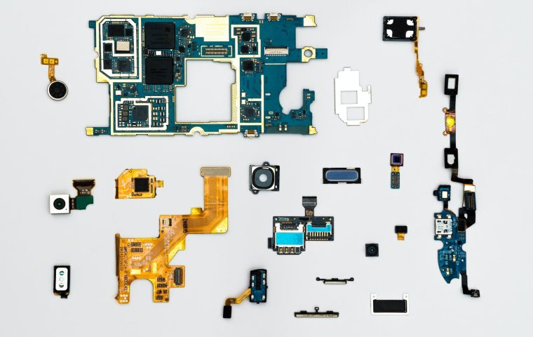 blue-and-yellow-phone-modules-1476321